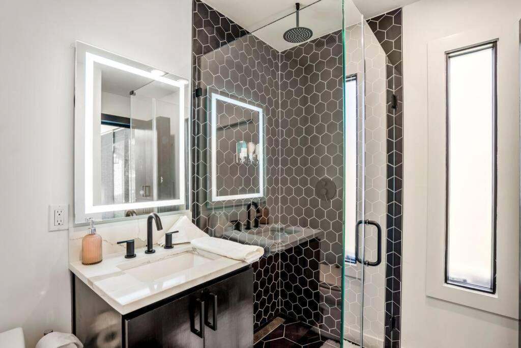 Quantum Tiny Loft At East End Revitalized Хьюстон Экстерьер фото